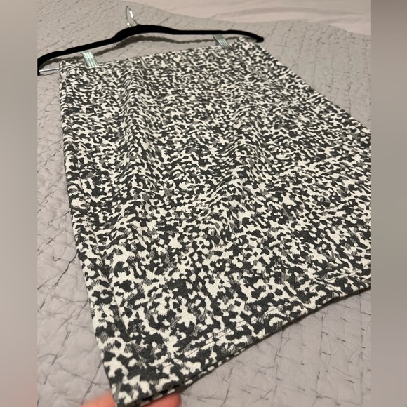 Loft 82 pencil skirt - grey/cream pattern - size 1 (small) - Picture 2 of 4